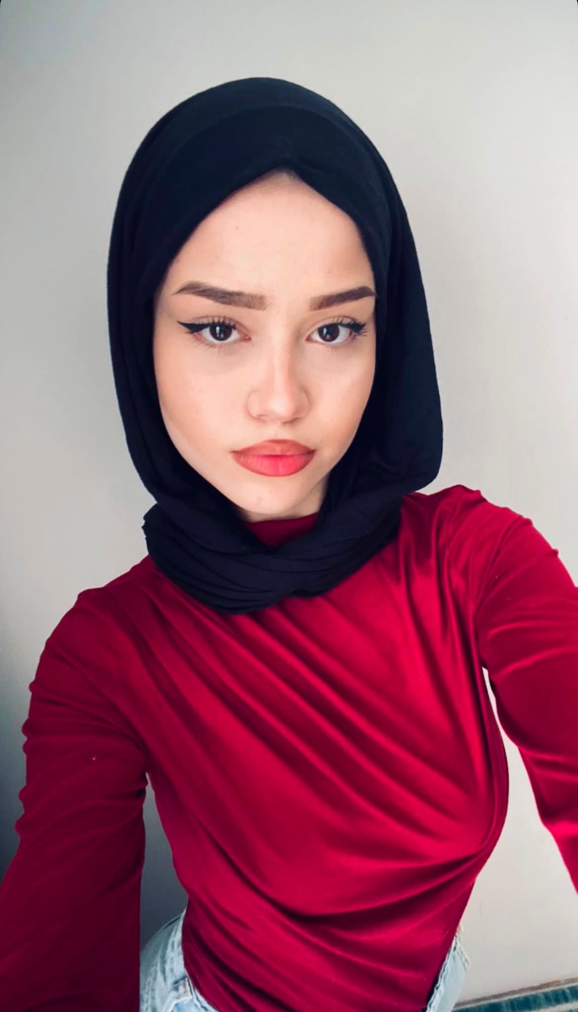 Oğuzhan Kapalı Escort Bayan Bütün